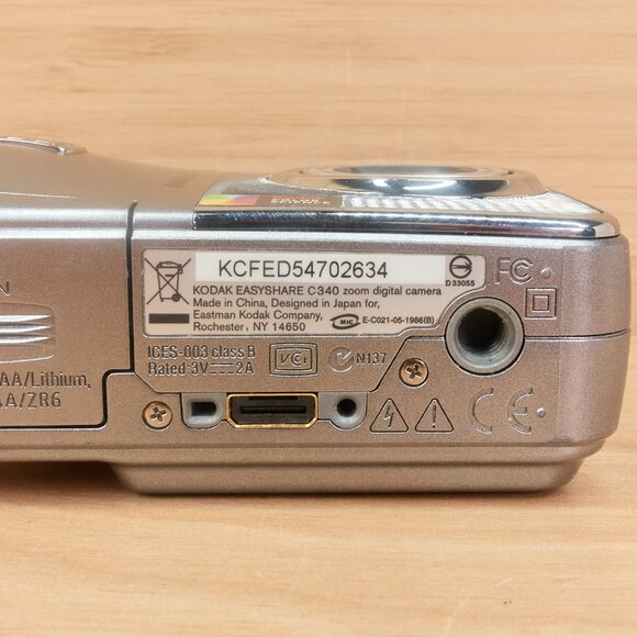 Kodak EasyShare C340 / 5MP Digital Camera / Silver - Picture 6 of 6